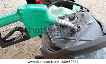 Fueling nozzle gas fuel fill vehicle motorcycle