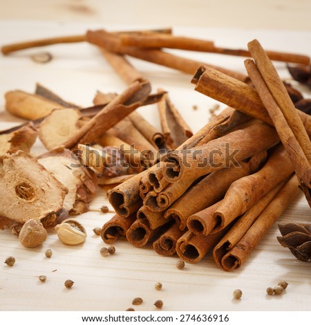 Five spices on the wood table