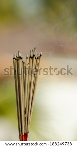 Incense to worship God and Incense to worship the Buddha