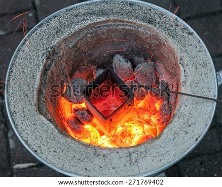 home made aluminium melting furnace successfully melts empty beer cans; diy recycling