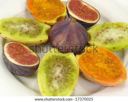 halved fig and tuna fruits