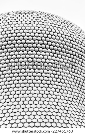 BIRMINGHAM, ENGLAND, UK.  The new Bull Ring shopping centre was designed by Future Systems architects for Selfridges, following an organic form inspired by the Fibonacci sequence . (black and white)