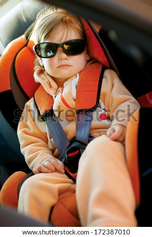 baby girl slip in car