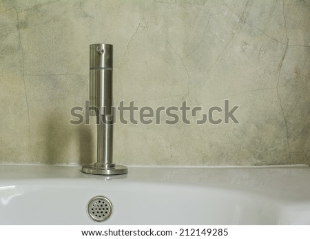 Modern Style Chrome Single Lever Bathroom Faucet Tap