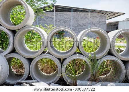 Arrange of cement pipe at outdoor stock warehouse
