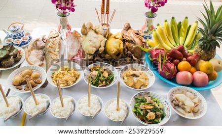 Set food Paying homage to the tradition new year worship