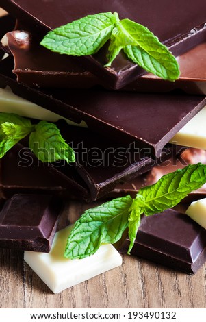 Mix chocolate tower with fresh mint leaves.