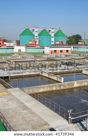 Cleaning construction pool for sewage treatment