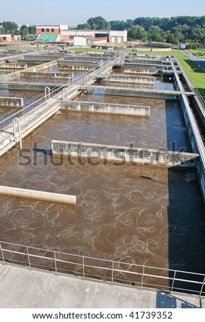 Cleaning construction pool for sewage treatment