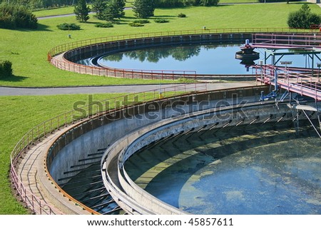 Cleaning construction pool for a sewage treatment Cleaning construction pool for a sewage treatment