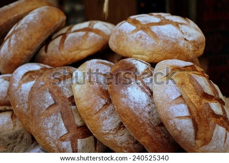 Traditional tasty fresh loafs of bread bio/Loaf of bread