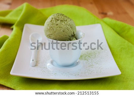 green tea ice cream, Japanese powdered match