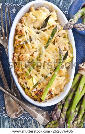 asparagus potato casserole, organic food, bio food,seasonal food\
spring food
