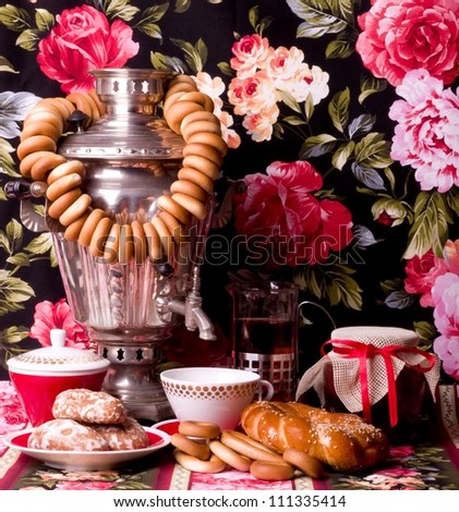 traditional old Russian tea kettle with bagels