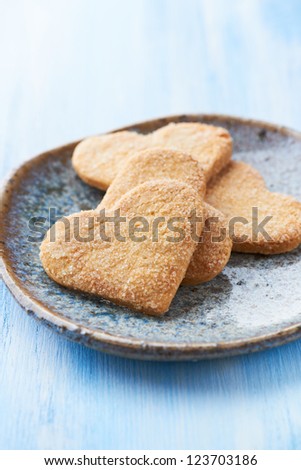 Heart-shaped cookies with sugar