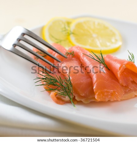 Smoked salmon with dill and lemon