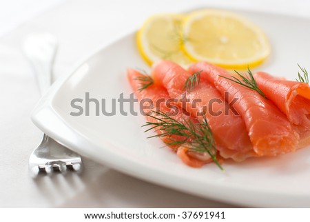 Smoked salmon with dill and lemon