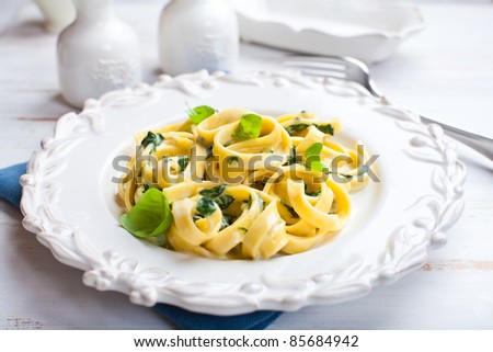 Tagliatelle with blue cheese sauce and spinach