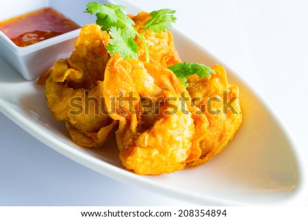 fried shrimp won-ton with sweet chili sauce