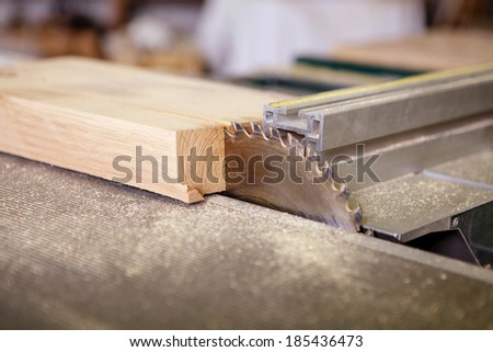 Circular saw sliced Ã?ÃÂ¢??Ã?ÃÂ¢??into a piece of wood, interior joinery