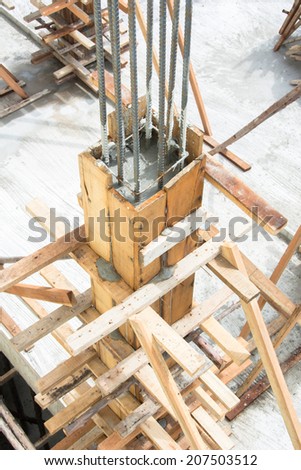 Template reinforced concrete columns It is made of wooden,a wooden template to make post structure of the building.