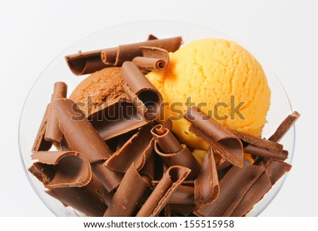 mix of chocolate curls and ice cream scoops