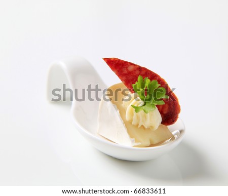 Cheese hors d\'oeuvre