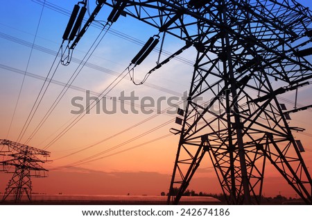 The evening of the pylon outline, is very beautiful