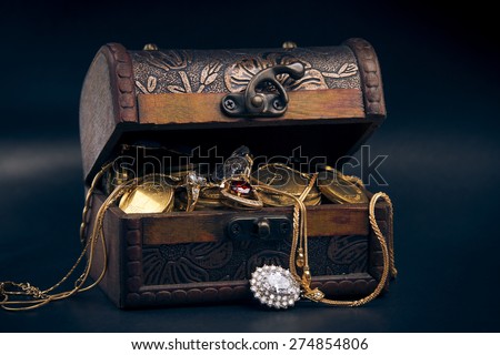 chest full of money, treasure chest with gold coins