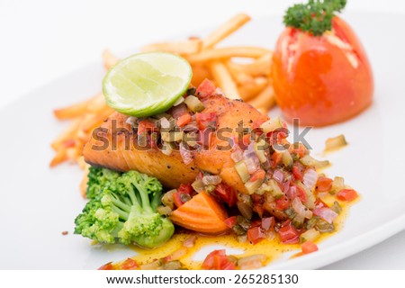 Grilled Salmon with Fresh Salad Leaf,Grilled Salmon with Fresh Salad Leaf
