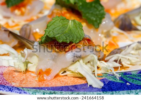 Raw shrimp in fish sauce, the Thai spicy appetizer