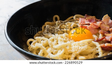 Fusion food, Cabonara with ramen noodle