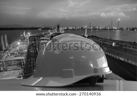 Outdoor work use Safety helmet for PORT Oil ,Refinery ,Construction site.