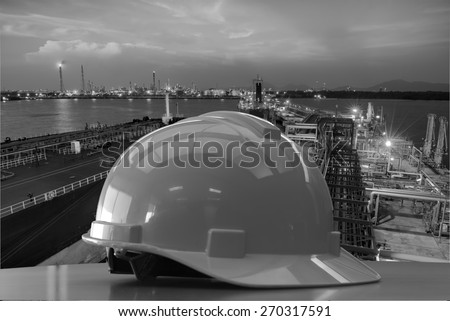 Outdoor work use Safety helmet for PORT petrochemical,Construction site black and white tone.
