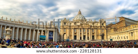 VATICAN - OCTOBER 31, 2014: The pope met Oct. 31 in St. Peter\'s Square with about 1,000 Catholics and their Protestant guests who were participating in a conference about the charismatic movement.