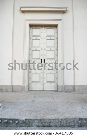 picture of an empire door