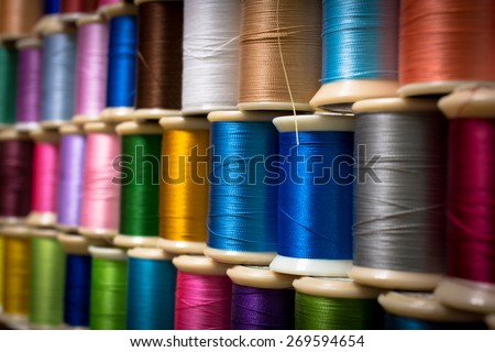 Colorful sewing thread/Sewing thread which is arranged