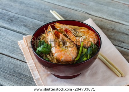 casseroled prawns/shrimps with glass noodles, 2 prawns, prawns in cup,
