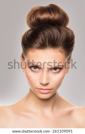 Beauty Girl. Beautiful Young Woman with Fresh Clean Skin, Beautiful Face. Pure Natural Beauty. Perfect Skin. Spa portrait of the young and healthy woman