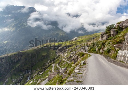 Road to Rohtang pass. India.