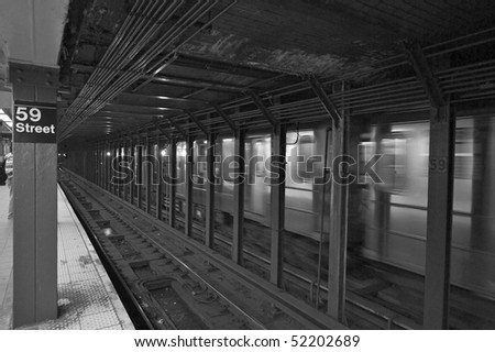 Subway station in New York in black and white.