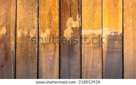 image of wood after fixing with glue .