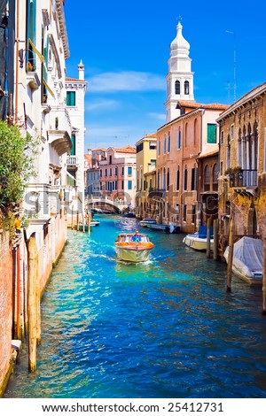 boat in eautiful canal, Beautiful Images Of Italy. boat in eautiful canal,