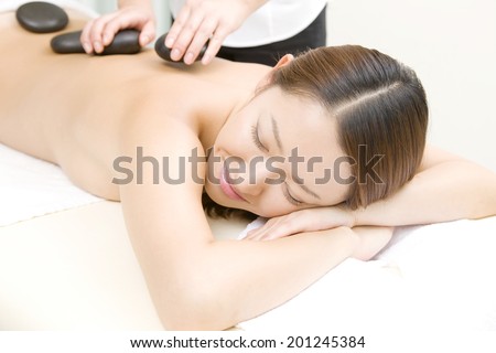 The woman undergoing treatment of aesthetic