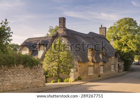 Beautiful thatched cottage in a rural village, in Northamptonshire, England.