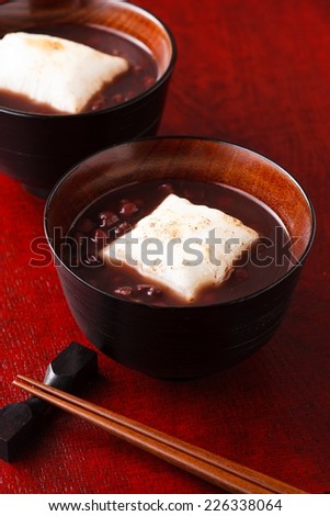 rice cake with sweet red beans