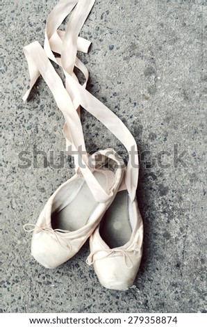 Old Ballet pointe shoes