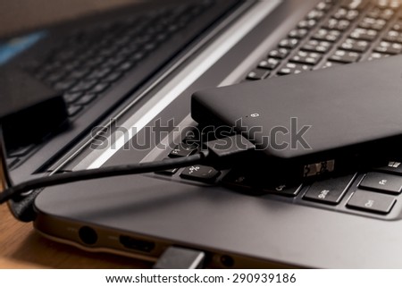External HDD over laptop keyboard