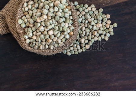 Sugar Pea Seeds in Gunny Bag