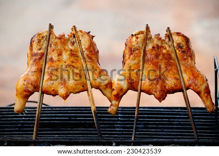 Grilled chicken is a popular dish in Thailand. From main dishes to eat snacks.